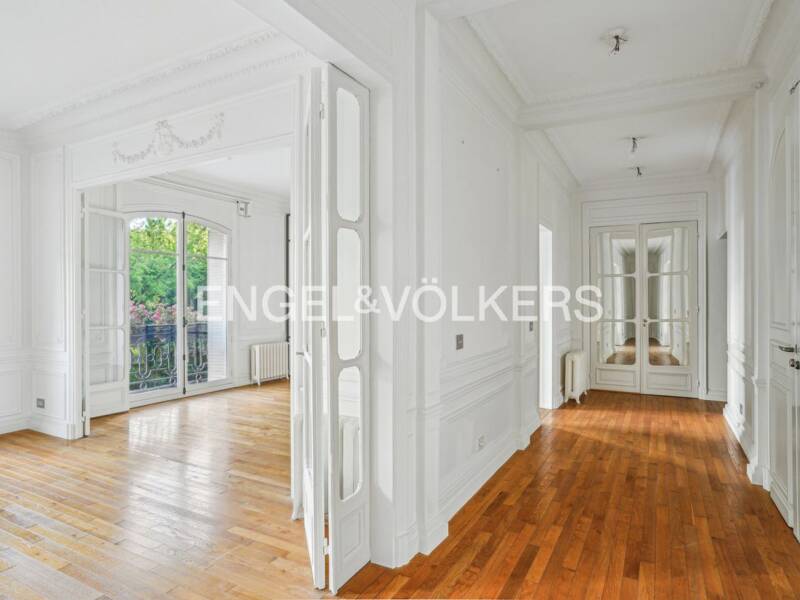 Maison à louer, 204m², PARIS 16E