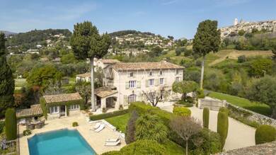 Ferme à vendre 3 980 000 € 10 pièces 6 chambres 215 m² 5 268 m² de terrain Saint-Paul-de-Vence 06570