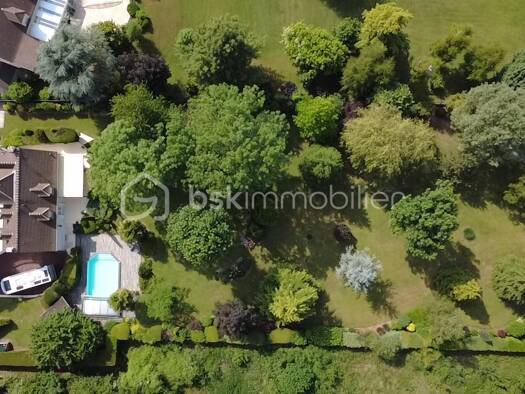 Maison à vendre 860 000 € 7 pièces 4 chambres 210 m² 4 130 m² de terrain Nord Ouest Claye-Souilly 77410