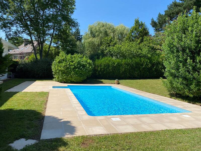 Maison à vendre, 240m², CHARBONNIERES LES BAINS
