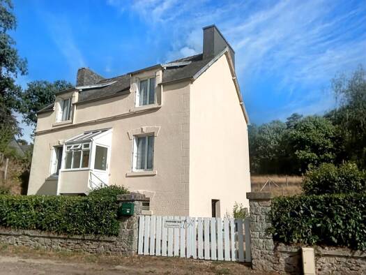 Maison à vendre 158 250 € 7 pièces 4 chambres 121 m² 3 902 m² de terrain Huelgoat 29690
