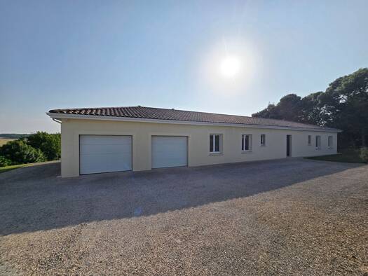 Maison de plain-pied à vendre 325 000 € 5 pièces 4 chambres 167 m² 1 311 m² de terrain Faubourg Nord Auch 32000