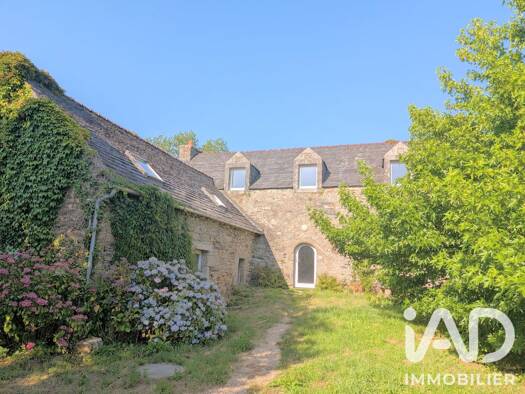 Maison à vendre 232 000 € 6 pièces 4 chambres 139 m² 1 426 m² de terrain La Feuillée 29690