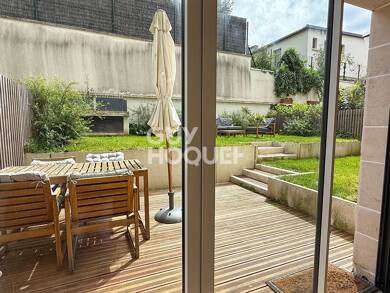 Duplex à louer 2 500 € 4 pièces 2 chambres 96 m² 2 étages Mairie Garches 92380