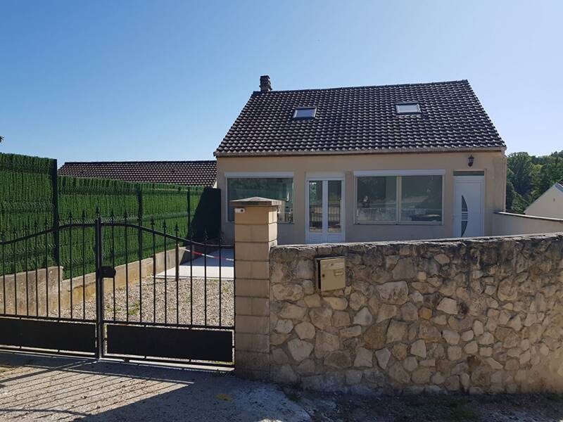 Maison à louer, 90m², VALLANGOUJARD