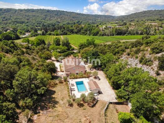 Maison à vendre 560 000 € 10 pièces 7 chambres 205 m² 5 613 m² de terrain Aiguèze 30760