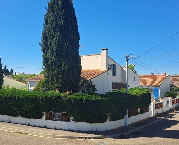 Villa à vendre 329 000 € 6 pièces 5 chambres 117 m² 390 m² de terrain Montplaisir Sud Arles 13200