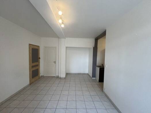 Appartement à louer 372 € 2 pièces 1 chambre 37 m² RDC Castelnau d'Auzan Labarrère 32440
