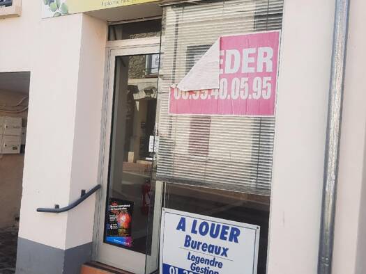 Boutique à louer 1 100 € 2 pièces 40 m² de surface de vente Herblay-sur-Seine 95220