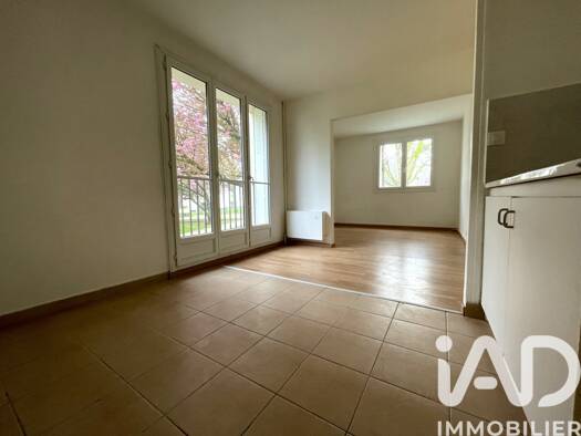 Appartement à vendre 157 000 € 2 pièces 1 chambre 48 m² RDC/4 Guynemer-Mermoz Taverny 95150