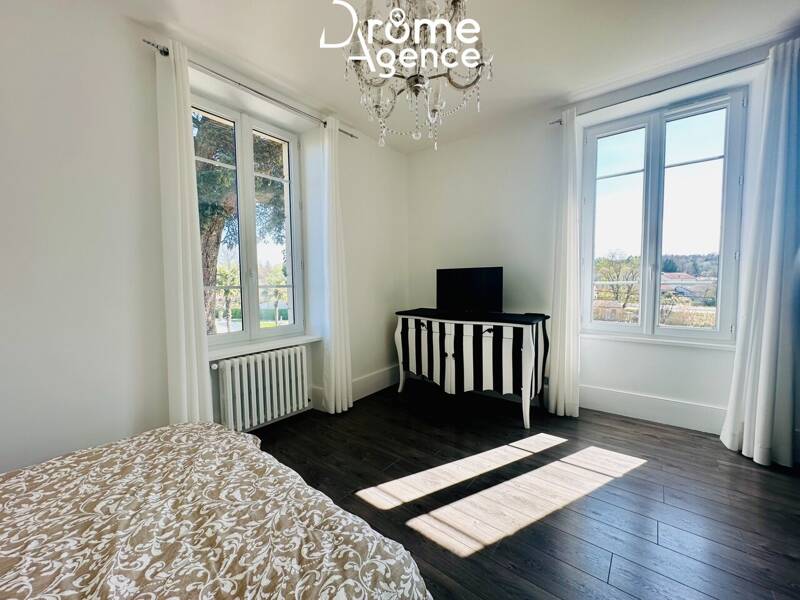 Maison à louer, 259m², CHANTEMERLE LES BLES