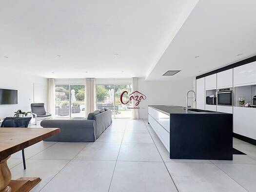 Maison de plain-pied à vendre 464 500 € 6 pièces 3 chambres 145 m² 971 m² de terrain Fargues-Saint-Hilaire 33370