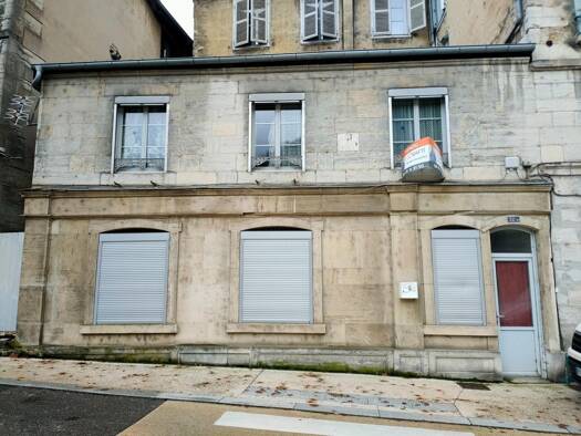 Maison à vendre 80 000 € 4 pièces 3 chambres 105 m² 105 m² de terrain Salins-les-Bains 39110