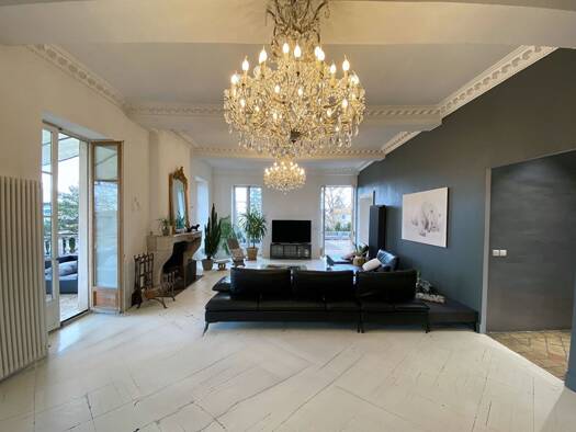 Maison à vendre 1 550 000 € 11 pièces 8 chambres 570 m² 771 m² de terrain Charpieu Décines-Charpieu 69150