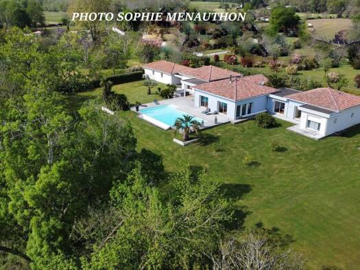Maison à vendre 1 155 000 € 7 pièces 5 chambres 266 m² 5 666 m² de terrain Dax 40100