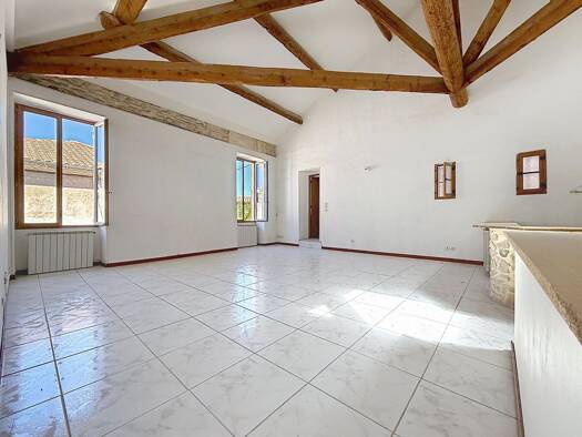 Maison de ville à vendre 298 000 € 3 pièces 2 chambres 103 m² 155 m² de terrain Casernes Nîmes 30000