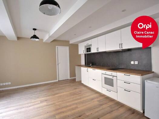 Appartement à louer 425 € 1 pièce 41 m² 1er étage dès le 11/06/2026 République Mazamet 81200