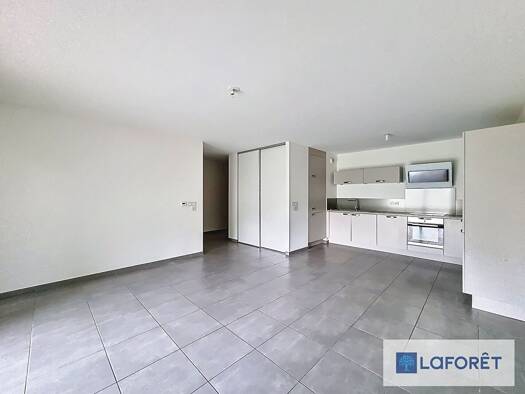 Appartement à vendre 520 000 € 4 pièces 3 chambres 93 m² RDC/5 Thoiry 01710