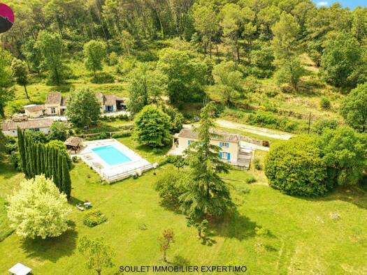 Maison à vendre 950 000 € 12 pièces 9 chambres 360 m² 37 000 m² de terrain Salernes 83690