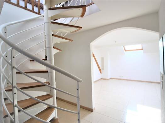 Duplex à louer 1 300 € 4 pièces 3 chambres 66 m² Étage 2/2 Vulbens 74520