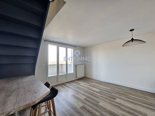 Duplex à louer 855 € 2 pièces 1 chambre 45,3 m² 1er étage Sud Rumilly 74150
