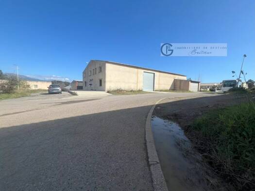 Entrepôt à louer 1 980 € 220 m² d'espace de stockage Biguglia 20620