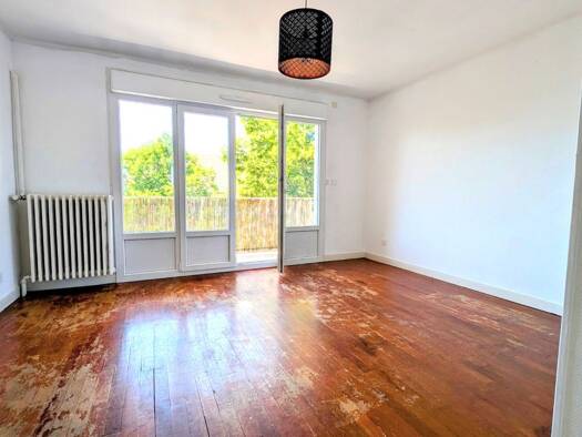 Appartement à vendre 150 000 € 3 pièces 2 chambres 65,44 m² Étage 2/2 Champmaillot Dijon 21000