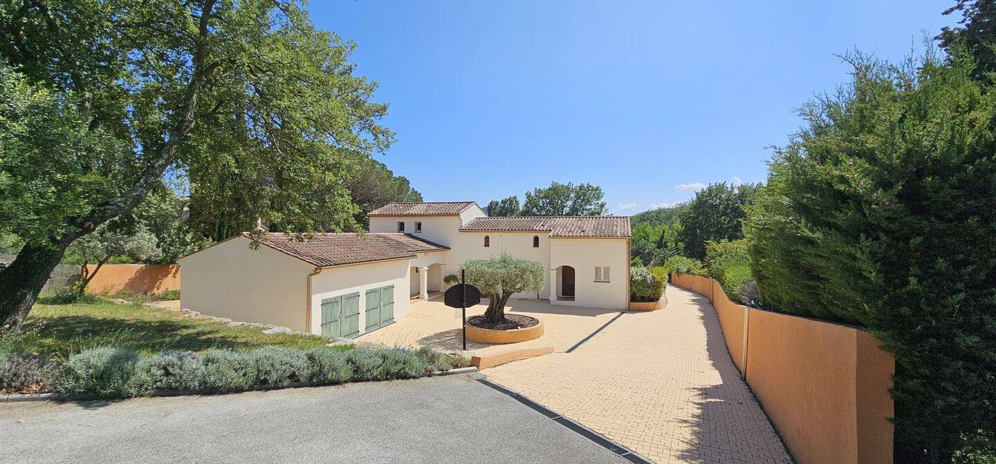 Maison à vendre, 200m², BAGNOLS EN FORET