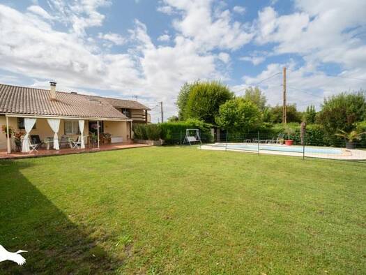 Maison à vendre 286 200 € 5 pièces 4 chambres 185 m² 1 170 m² de terrain Cars 33390
