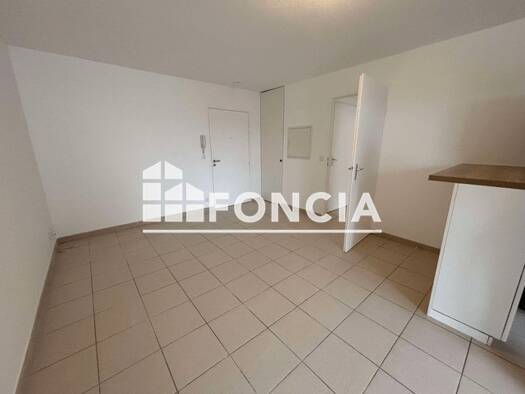 Appartement à louer 782 € 2 pièces 1 chambre 43,9 m² 1er étage Saint Exupery Mantes-la-Jolie 78200