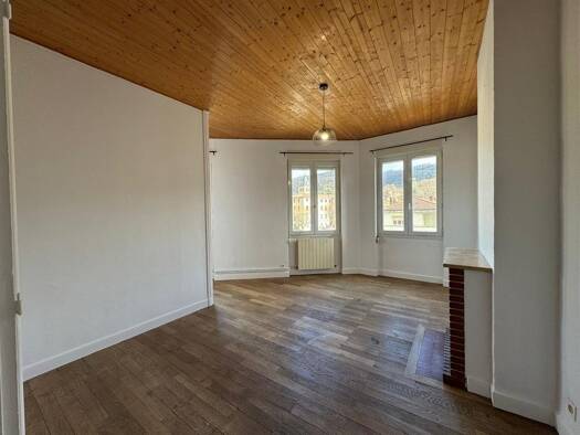 Appartement à louer 465 € 2 pièces 1 chambre 54 m² Étage 2/4 Saint-Vallier 26240