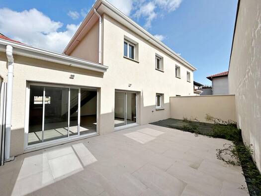 Maison de ville à vendre 259 000 € 4 pièces 3 chambres 97 m² 145 m² de terrain Roanne 42300