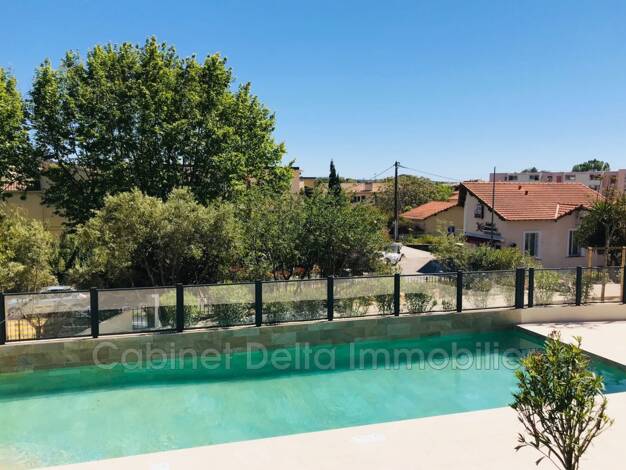 Appartement à louer 1 190 € 2 pièces 1 chambre 37 m² Étage 3/4 Centre Ville Sanary-sur-Mer 83110