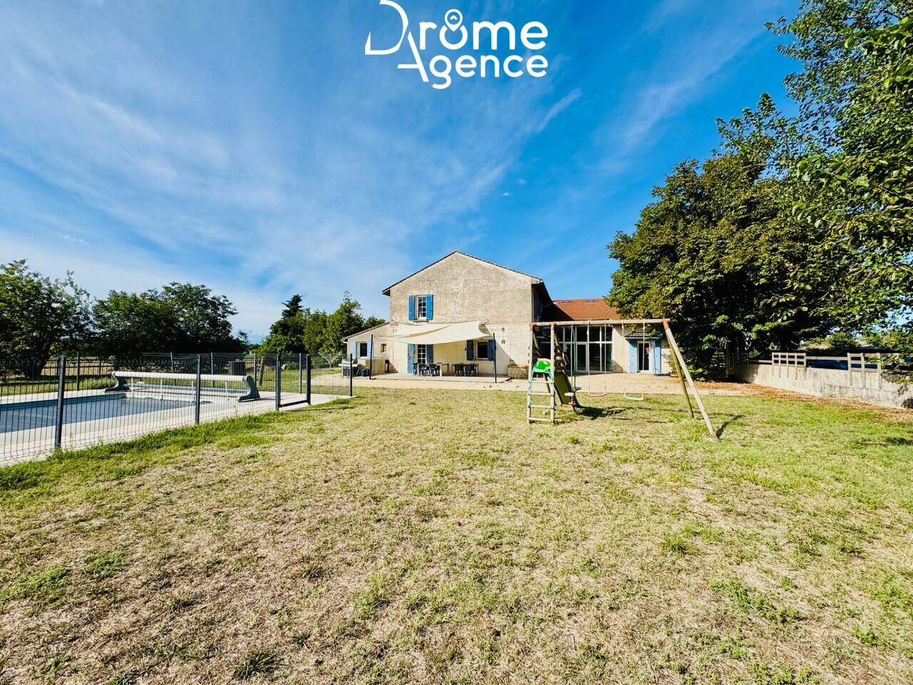 Maison à vendre, 360m², MONTELIER