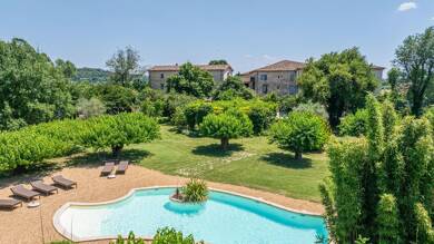 Maison à vendre 1 990 000 € 32 pièces 20 chambres 894 m² 5 000 m² de terrain Vézénobres 30360