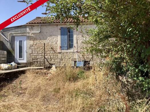 Maison à vendre 98 000 € 2 pièces 1 chambre 54 m² 400 m² de terrain Centre Urbain Luçon 85400