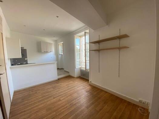 Appartement à louer 490 € 1 pièce 1 chambre 29 m² dès le 15/04/2026 Centre Ville La Rochelle 17000