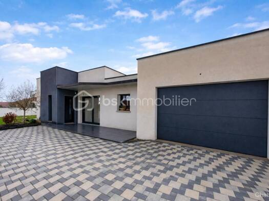 Maison de plain-pied à vendre 345 000 € 5 pièces 3 chambres 115 m² Les Sablons Pont-du-Château 63430