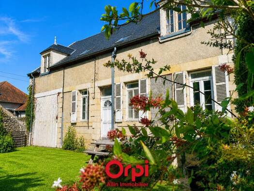 Maison à vendre 131 000 € 3 pièces 2 chambres 110 m² 720 m² de terrain Hérisson 03190