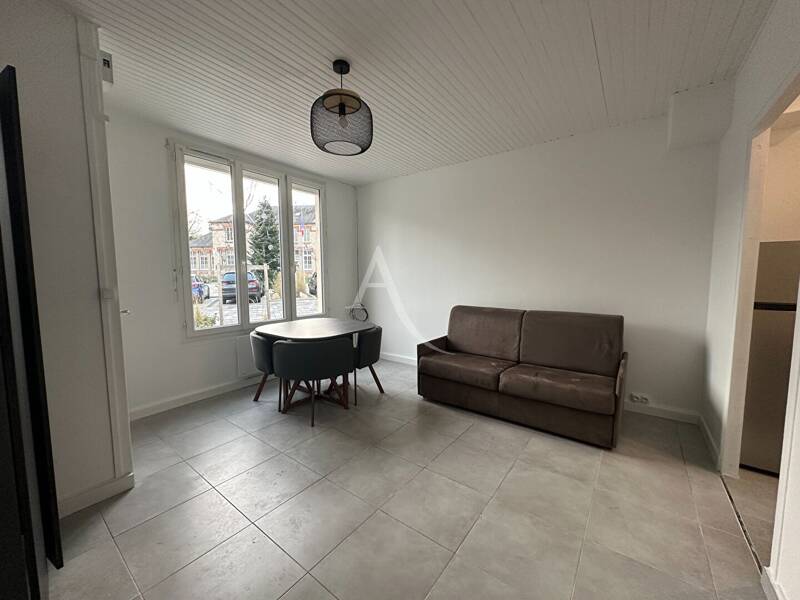 Maison à louer, 24m², LEVES