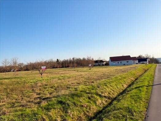 Terrain constructible à vendre 33 500 € 1 989 m² de terrain Châtres-sur-Cher 41320