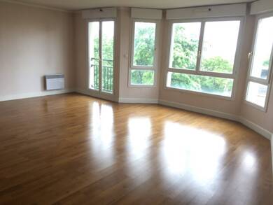 Appartement à louer 890 € 3 pièces 3 chambres 82,5 m² Étage 5/6 Eugene Spuller Dijon 21000