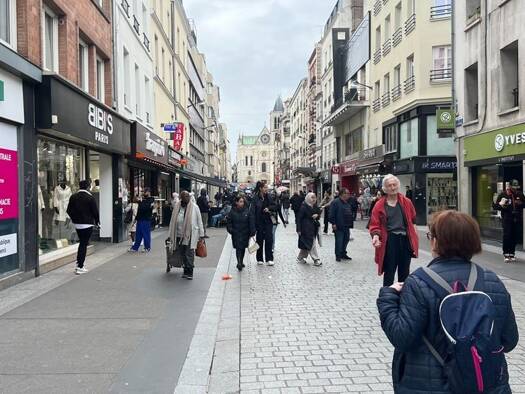 Boutique avec bail commercial 13 800 € 320 m² de surface de vente République-Gare-Porte de Paris Saint-Denis 93200