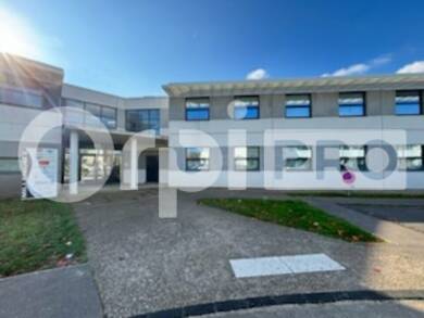 Espace bureau à louer 2 338 € 155 m² de bureaux Compiegne 60200
