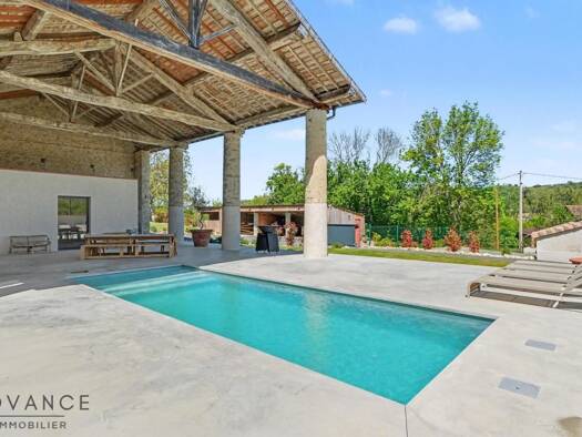 Maison à vendre 749 000 € 7 pièces 5 chambres 250 m² 17 000 m² de terrain Puylaurens 81700