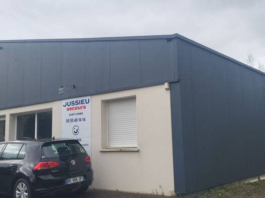 Local d'activités à louer 1 780 € 320 m² d'espace de stockage Est Saint-Junien 87200
