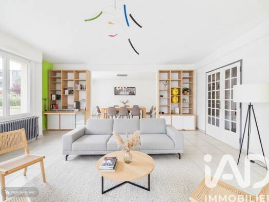 Appartement à vendre 225 000 € 5 pièces 3 chambres 140 m² RDC/3 Champ du Pin Épinal 88000