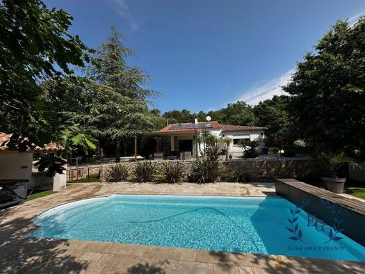 Maison à vendre 689 000 € 7 pièces 5 chambres 207 m² 6 120 m² de terrain La Roquebrussanne 83136