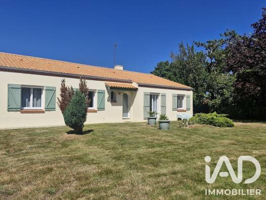 Maison à vendre 280 000 € 5 pièces 3 chambres 128 m² 929 m² de terrain Vue 44640