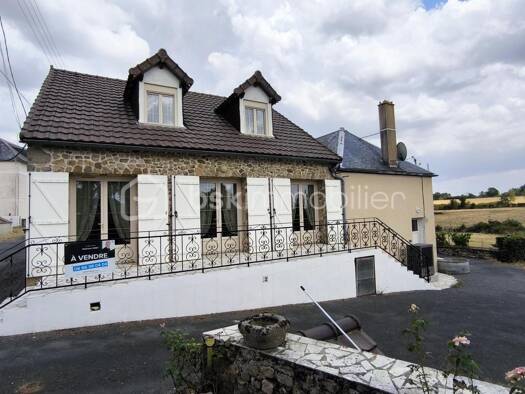 Maison à vendre 162 000 € 5 pièces 3 chambres 110 m² Gourgé 79200